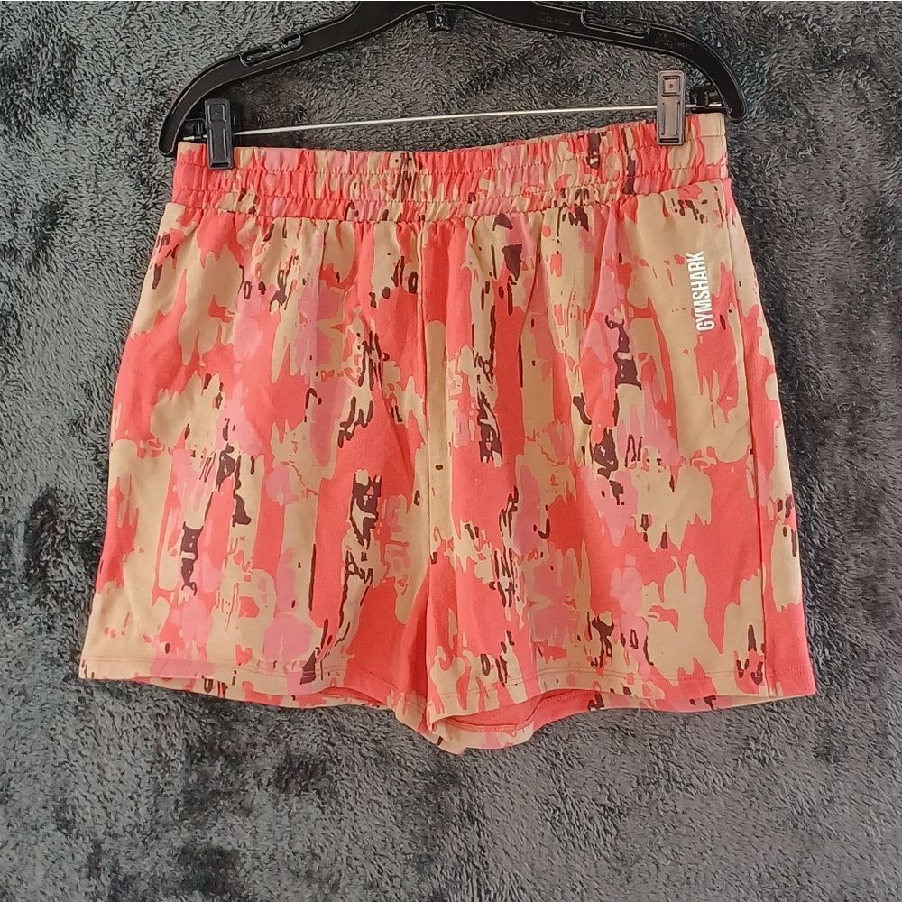 GymShark SHORTS Tan Pink abstract